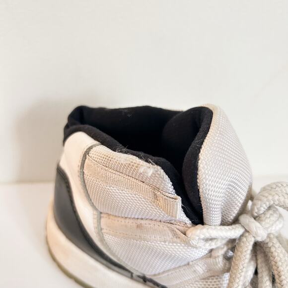 Nike Air Jordan Retro 11 Concord Youth Shoes Black White - Picture 6 of 10